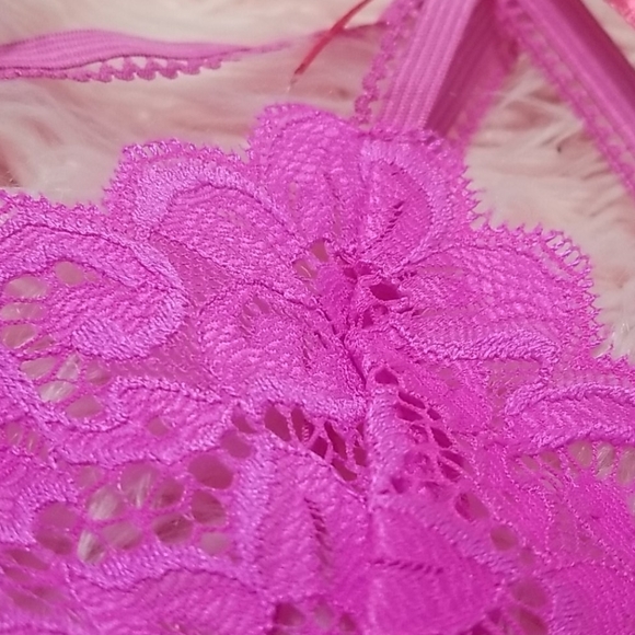 Pink strappy bra garter lingerie - Picture 9 of 10